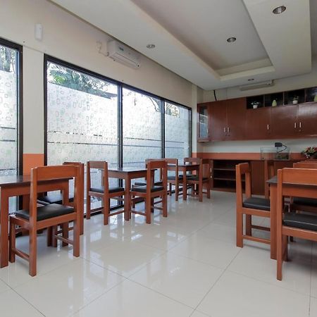 Reddoorz Near Jalan Jendral Sudirman Manado Hotel Ngoại thất bức ảnh