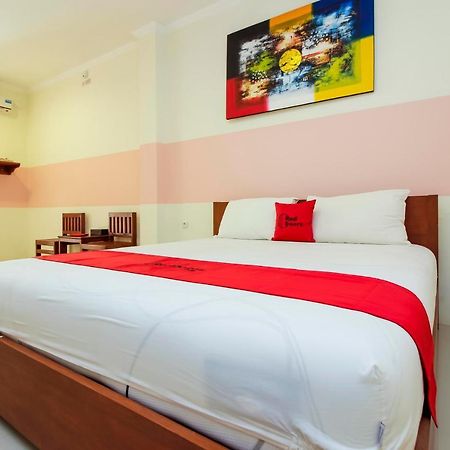 Reddoorz Near Jalan Jendral Sudirman Manado Hotel Ngoại thất bức ảnh