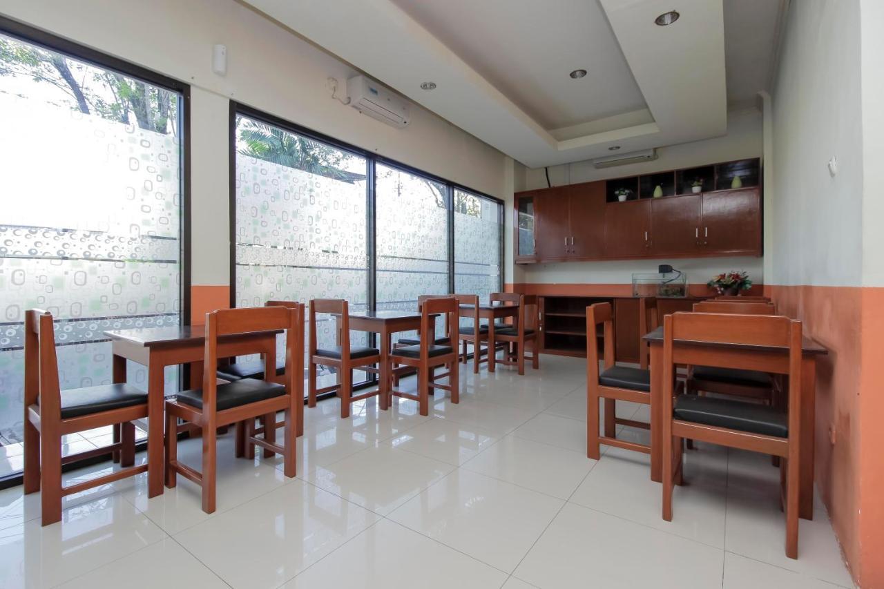 Reddoorz Near Jalan Jendral Sudirman Manado Hotel Ngoại thất bức ảnh