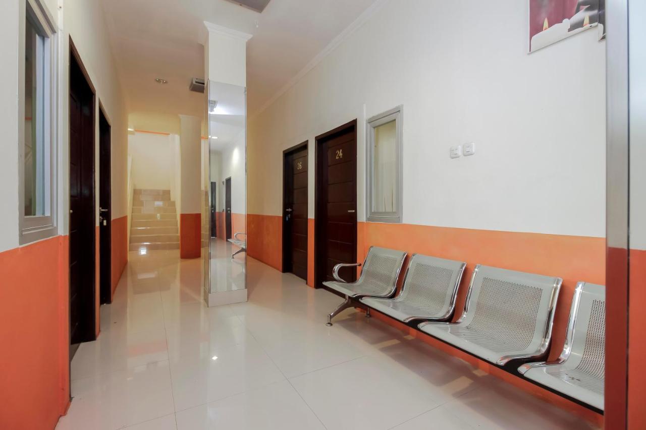 Reddoorz Near Jalan Jendral Sudirman Manado Hotel Ngoại thất bức ảnh