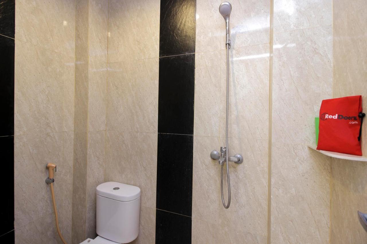 Reddoorz Near Jalan Jendral Sudirman Manado Hotel Ngoại thất bức ảnh