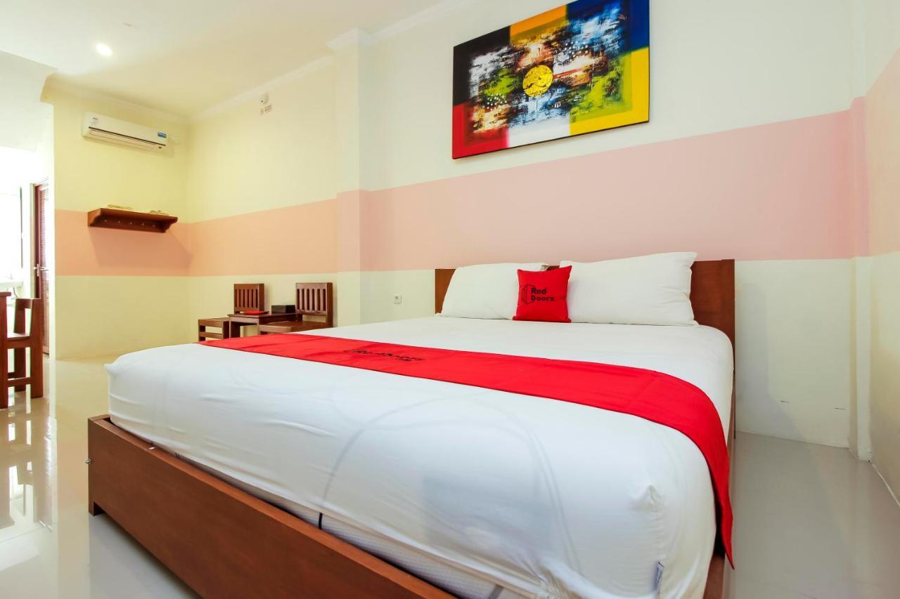 Reddoorz Near Jalan Jendral Sudirman Manado Hotel Ngoại thất bức ảnh