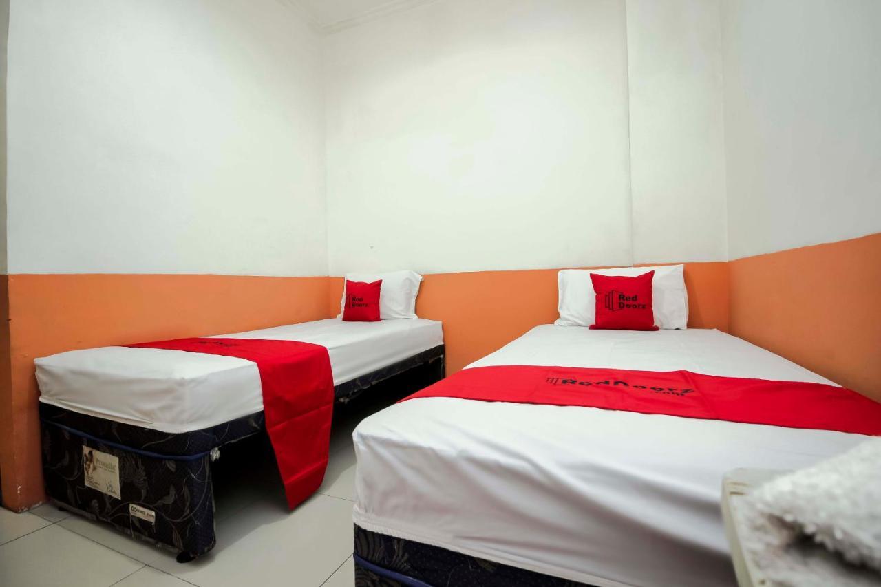 Reddoorz Near Jalan Jendral Sudirman Manado Hotel Ngoại thất bức ảnh