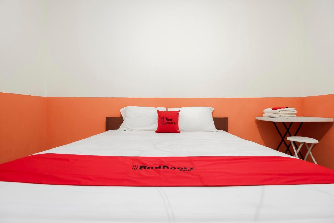 Reddoorz Near Jalan Jendral Sudirman Manado Hotel Ngoại thất bức ảnh