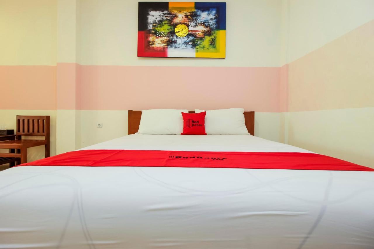 Reddoorz Near Jalan Jendral Sudirman Manado Hotel Ngoại thất bức ảnh