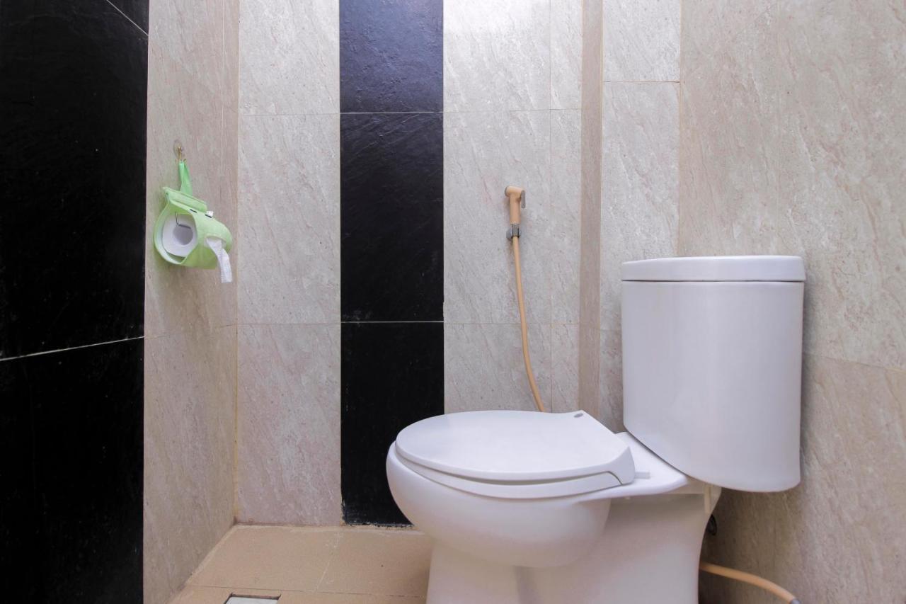 Reddoorz Near Jalan Jendral Sudirman Manado Hotel Ngoại thất bức ảnh