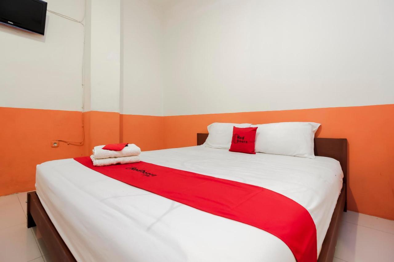 Reddoorz Near Jalan Jendral Sudirman Manado Hotel Ngoại thất bức ảnh