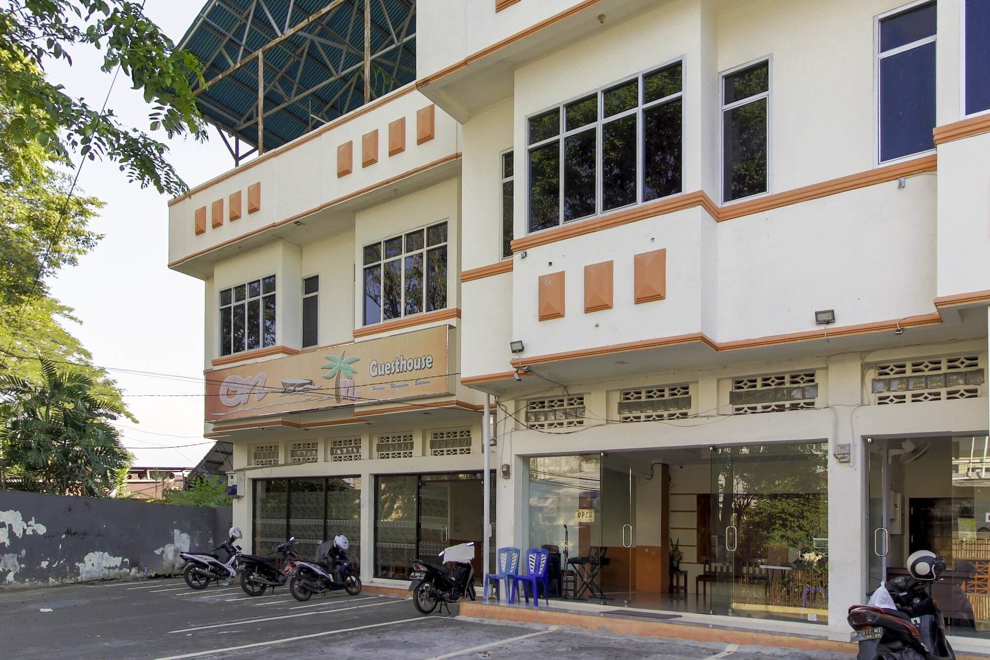 Reddoorz Near Jalan Jendral Sudirman Manado Hotel Ngoại thất bức ảnh